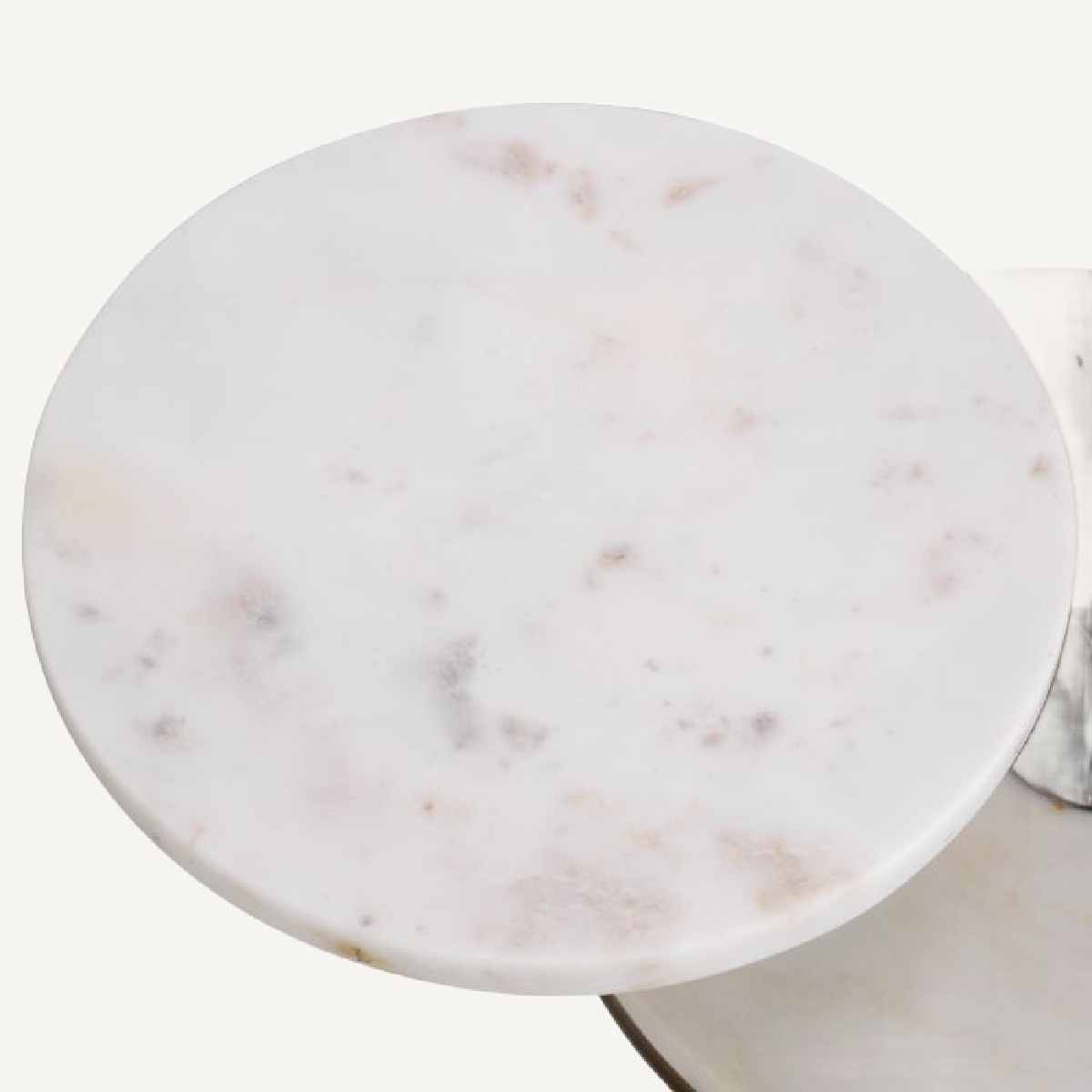 Présentoir en marbre blanc